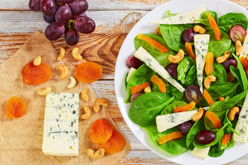 Spinach Apricot Salad with Blue Cheese