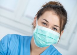 health care worker wearing a mask